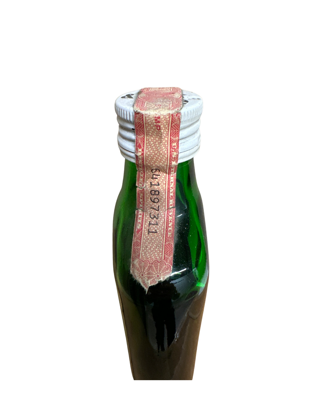 1961 James Buchanan & Co. Ltd. / Distillers Glasgow & London Black & White Blended Scotch Whisky 86.8 Proof 200ml
