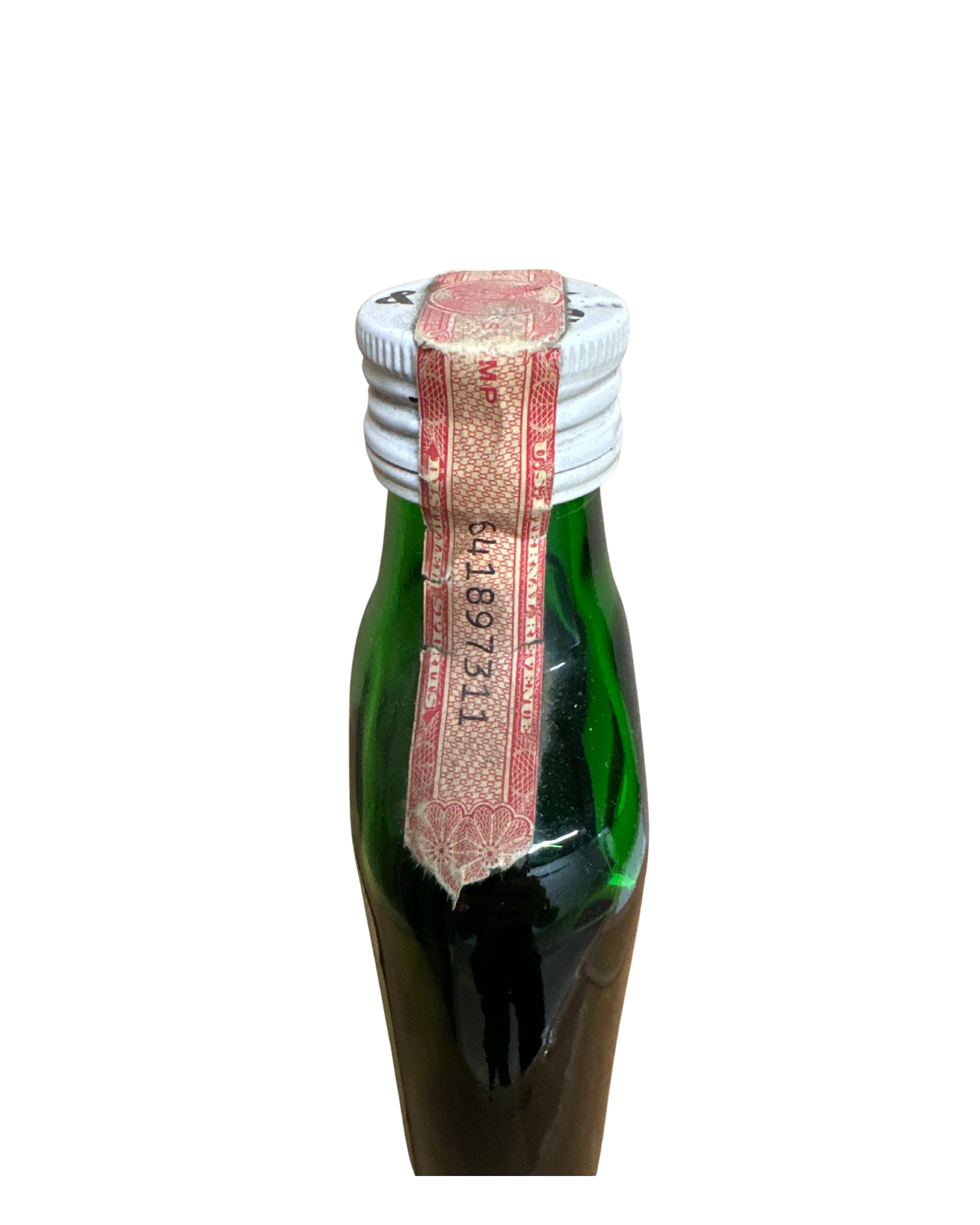 1961 James Buchanan & Co. Ltd. / Distillers Glasgow & London Black & White Blended Scotch Whisky 86.8 Proof 200ml