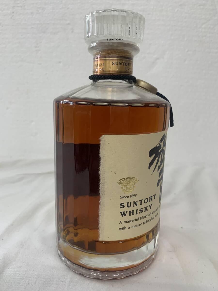 Hibiki Flower Crest Cream Label, back Gold Label (1990's predecessor to 17-year)